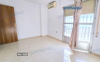 Haus in Puente Genil. Casa en venta en puente genil, 3 dormitorios.