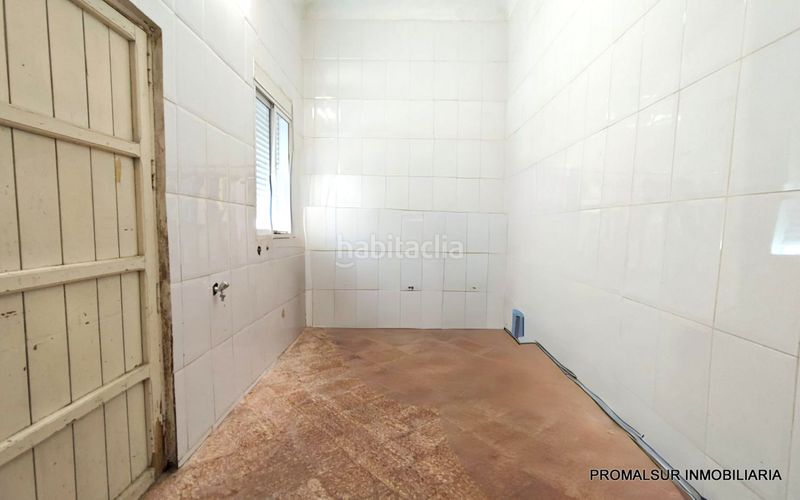 Foto 5d627d39-f591-48b6-8494-b9da0755bc6e. Local comercial a Puente Genil