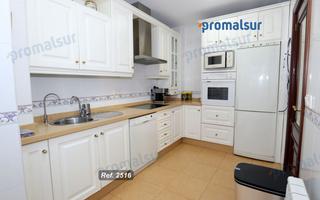 Pis a Puente Genil. Piso en venta en centro, 3 dormitorios.