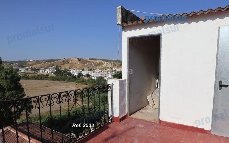 Foto 285eaabe-640d-4653-8ec2-dd219e09c138. Piso  en venta en barrio bajo, 2 dormitorios. en Puente Genil