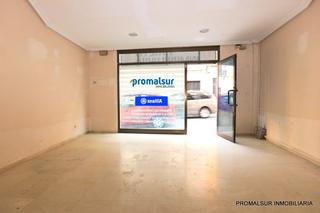 Lloguer Local Comercial a Puente Genil. Local com. en alquiler en barrio alto, 4 despachos.