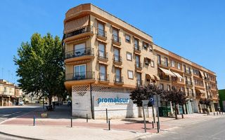 Lloguer Aparcament cotxe  Juan xxiii. Garaje en alquiler en centro.