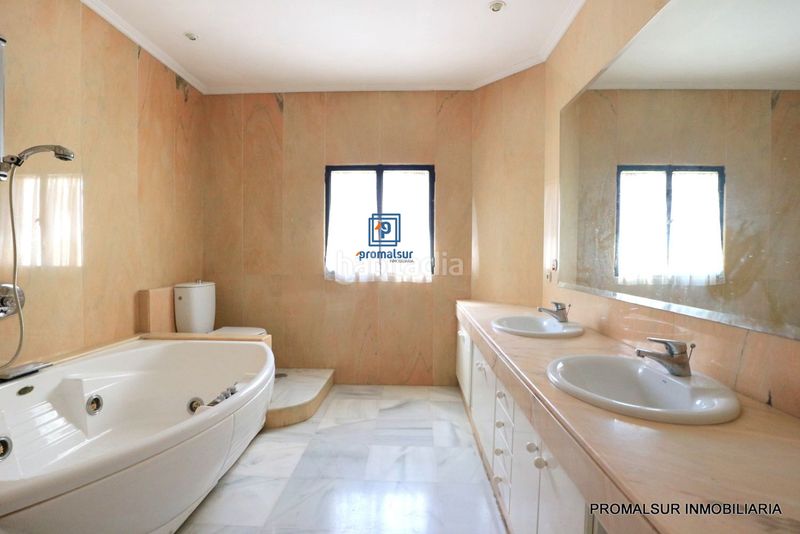 Foto 70bdd709-fd99-4d99-b6ae-37db5115a942. Casa amb aparcament piscina a Puente Genil