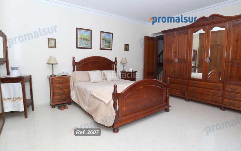 Foto b703e366-6a16-4d6b-918c-1c1626f1f874. Casa amb aparcament a Puente Genil