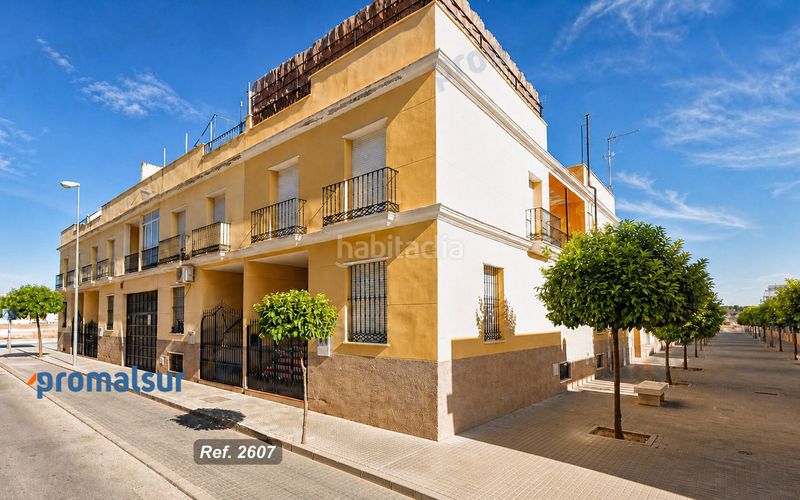 Foto c9445388-8384-4abd-8d22-ae2fe294216e. Casa amb aparcament a Puente Genil