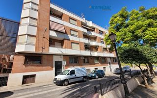 Affitto Appartamento in Puente Genil. Piso en alquiler en centro, 2 dormitorios.