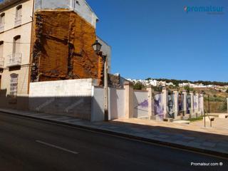 Terreny residencial a Puente Genil. Solar en venta en barrio bajo.