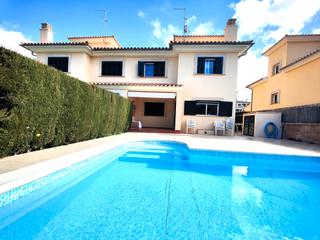 Towny house in Maioris-Puig de Ros. Bonito y acogedor chalet pareado de tres plantas con piscina pri