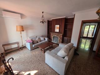 Location Duplex à Esporles. Se alquila acogedor piso dúplex con dos terrazas en el centro de