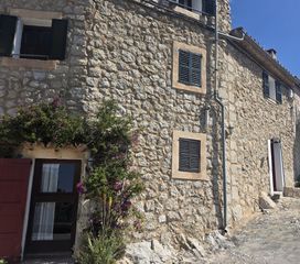 Casa a Puigpunyent. Se vende esta maravillosa propiedad, casa de pueblo histórica co