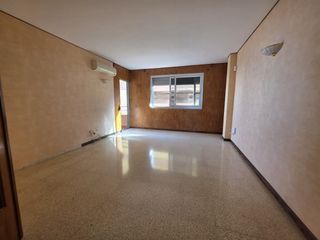 Pis a Son Espanyolet. Excelente, bien conservado y soleado piso de 4 habitaciones con