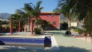 Masia a Los Tablones - La Garnatilla. Espectacular chalet en los tablones