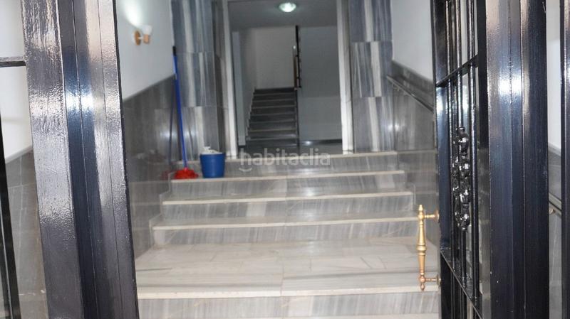 Foto df392882-ab72-491e-84ea-b13c35dc9c53. Alquiler piso solo estudiantes. piso de 3 dormitorios amueblado, luminoso y con buenas vistas cerca del centro en Motril