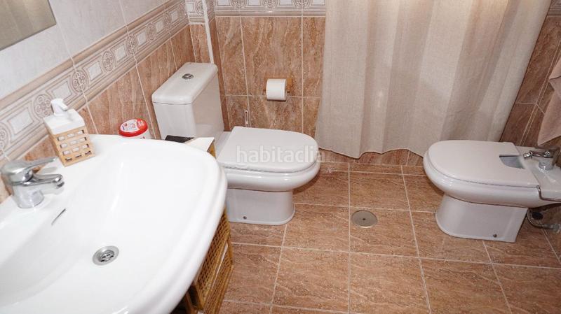 Foto 0d0186c9-0a56-4ff1-945c-165a6eda3a2f. Casa adosada amplia casa agrupada de 198 m2 en calle amadeo nervo en Motril