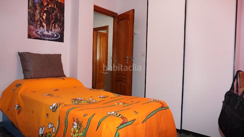 Foto 564cbadf-8788-4bd3-bfee-bcf5602cc183. Casa adosada amplia casa agrupada de 198 m2 en calle amadeo nervo en Motril