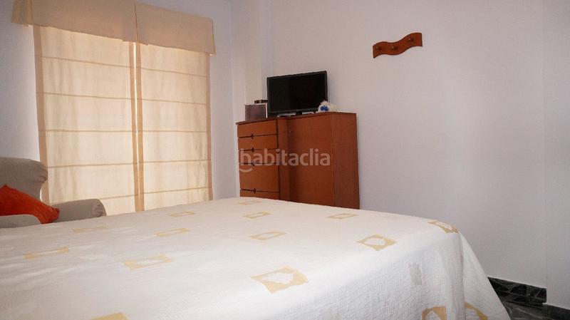 Foto 7b8134a6-cbf1-4707-ba6a-eeb7de7f1935. Casa adosada amplia casa agrupada de 198 m2 en calle amadeo nervo en Motril