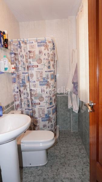 Foto d8fb38cb-c555-48f2-ba2a-12e823db601a. Casa adosada amplia casa agrupada de 198 m2 en calle amadeo nervo en Motril