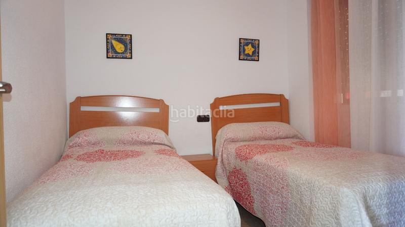 Foto 39c68233-34c5-4245-908a-28c0f73e7915. Alquiler piso  en Torrenueva disponible para temporada escolar en primera línea de playa con tres dormitorios en Motril