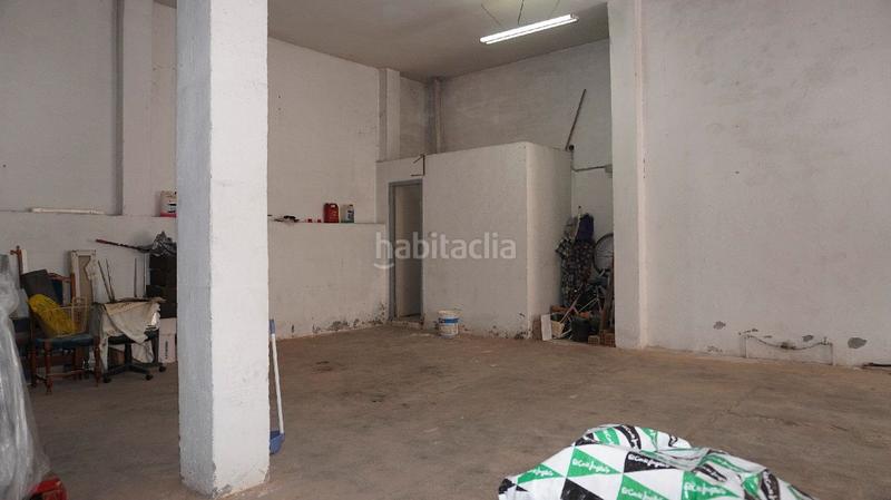 Foto e3ff29c1-1311-4dfa-943a-d65ec262b1e6. Local comercial amplio local junto a la calle ancha con vado en Motril
