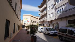 Location Appartement à Motril  ciudad. Amplio piso de tres dormitorios y dos baños en calle muralla