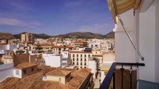 Location Appartement  Narciso gonzález cervera. Piso de 3 dormitorios y dos baños y cochera en edificio de notar