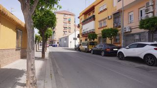 Local Comercial  Santísimo. Local en calle santísimo, cerca de la calle ancha
