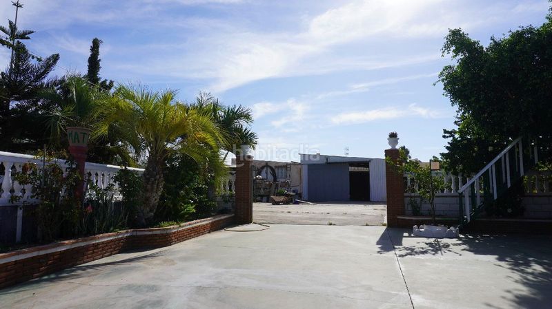 Foto a78e29ce-5fcf-499a-a3ce-a1a7a55e8c88. Industrial building in Playa de Granada Motril
