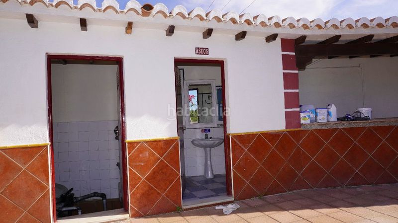 Foto f418dc52-22e1-42c3-865c-9c47f966f5ba. Industrial building in Playa de Granada Motril