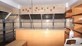 Local Comercial  Ancha. Local en esquina junto a la calle ancha