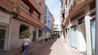 Lloguer Local Comercial  Tejedores. Local céntrico bien comunicado, cerca de la plaza de la aurora