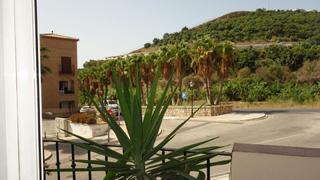 Maison jumelée à Motril  ciudad. Casa con sótano, cochera en planta baja y dos plantas de viviend