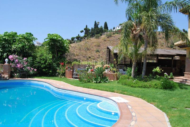Foto b9d51aa8-db92-4c6b-a7e1-caba7deaa104. Chalet con riscaldamento parcheggio piscina in Monte los Almendros - El Pargo - Costa Aguilera Salobreña