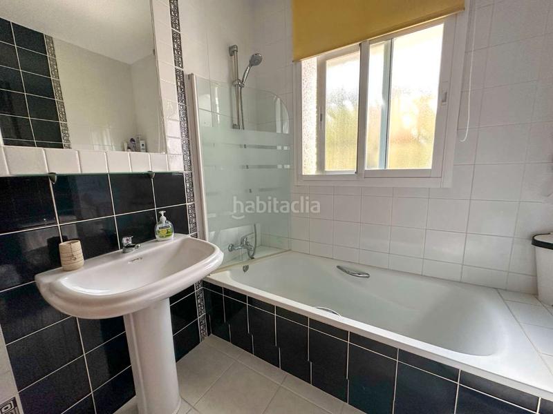 Foto ac3ba0ed-f6b7-47bd-8067-5debb77486e5. Chalet en Centro Salobreña