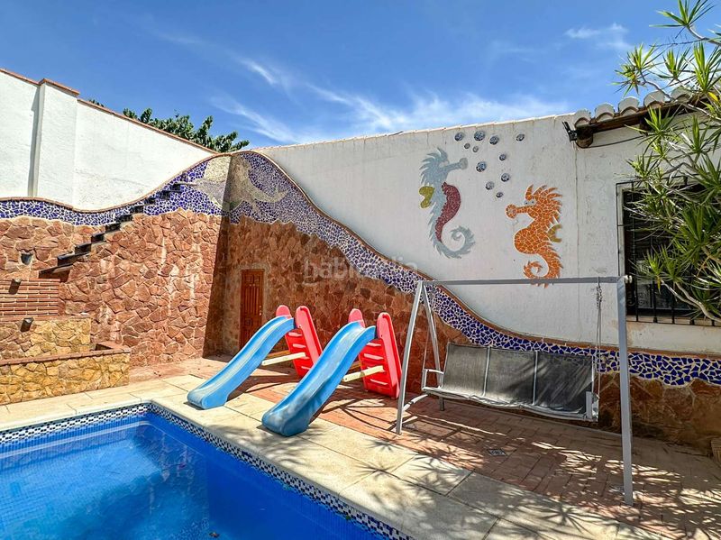 Foto 77d6b10c-62e3-4f11-b0de-4d8162312034. Xalet amb piscina a Centro Salobreña
