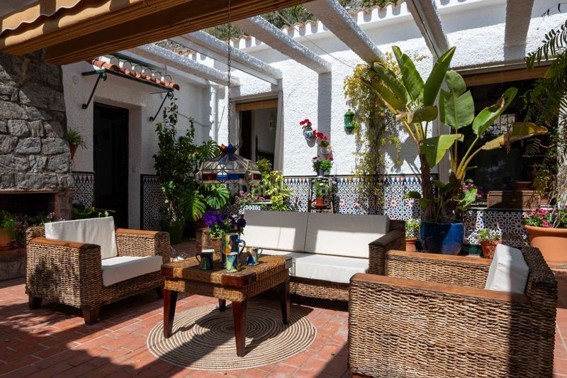 Foto a2a62aba-0067-45a7-9219-ff00050a93f9. Casa amb calefacció aparcament piscina a Velilla - Velilla Taramay Almuñécar