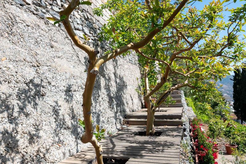 Foto c302b3f0-affb-4069-b6ff-23872528e927. Casa amb calefacció aparcament piscina a Velilla - Velilla Taramay Almuñécar