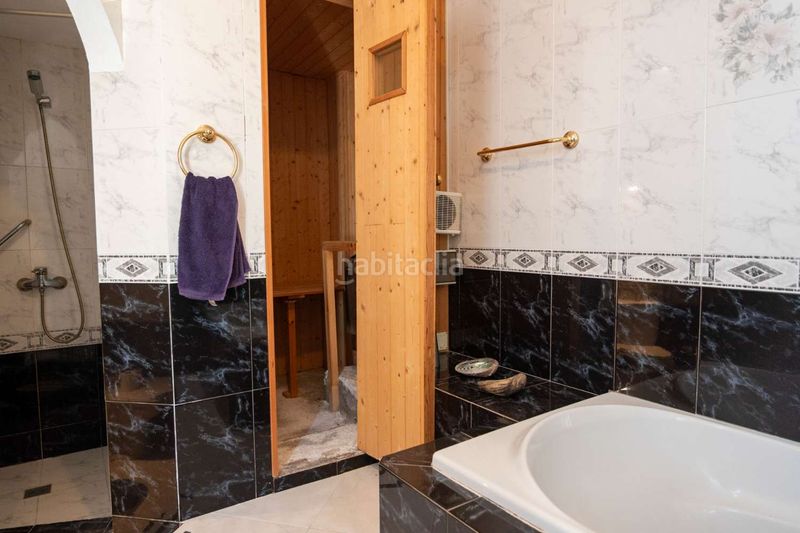 Foto ad8989ea-4bb1-4fc8-85df-8a75d8b92c0c. Chalet en Centro Salobreña