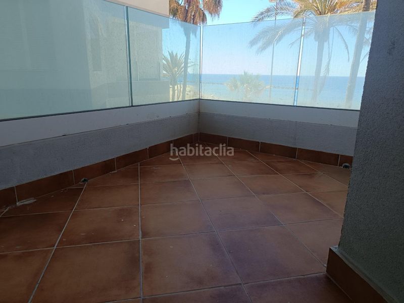 Foto 8212f351-57e5-472e-93af-04387e7c0667. Alquiler apartamento pisos zapillo primera línea playa dos dormitorios, baño y aseo, dos terrazas con vistas al mar en Almería