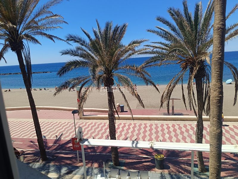 Foto b1482a25-f9bf-4798-bae6-757299809838. Alquiler apartamento pisos zapillo primera línea playa dos dormitorios, baño y aseo, dos terrazas con vistas al mar en Almería