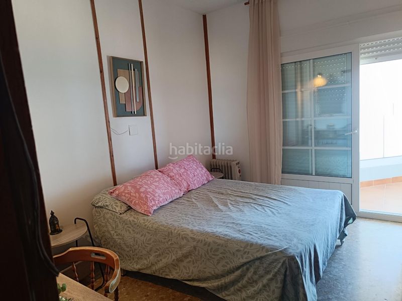 Foto ed235320-a5a8-4f92-a91a-e1f1270e8987. Alquiler apartamento pisos zapillo primera línea playa dos dormitorios, baño y aseo, dos terrazas con vistas al mar en Almería