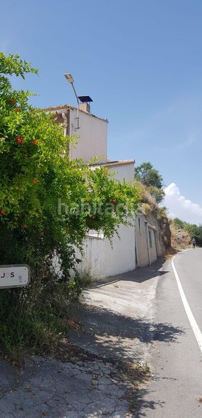 Foto affdd5ef-64c7-46f9-8bb7-ae4d2e0131b4. Casa amb aparcament a Alcóntar