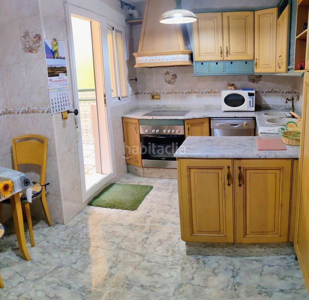 Foto fd128b36-a917-4b6a-b489-56fe89c425f1. Casa amb aparcament a Macael