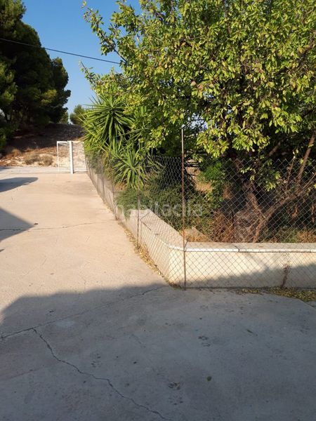 Foto bc170bdf-4b48-4d6a-8014-aa5c9c28d7a0. Country house with parking in Urrácal