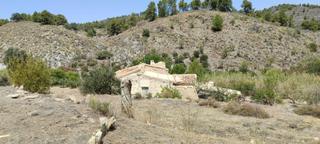 Casa a Purchena. Casa de campo con terreno en purchena  almería