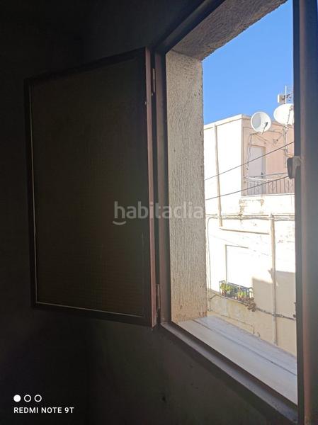 Foto a2ff77e9-c6e0-4977-85dd-6d2ce843787c. Aparcament cotxe a Macael