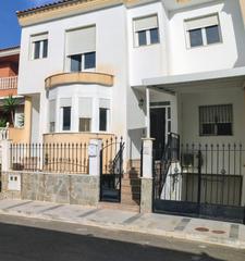 Chalet à Olula del Río. Olula del río.  almería  . chalet para entrar a vivir en urbaniz