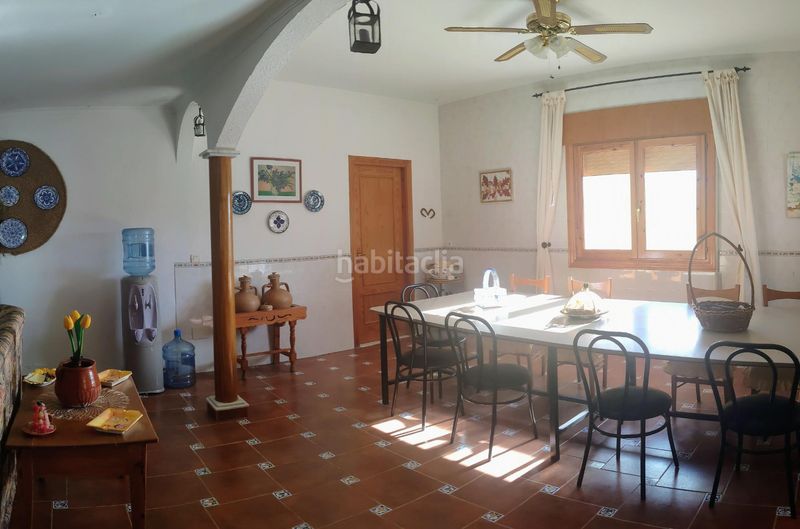 Foto 1095683a-bed1-4e26-ba1d-8489873e1a82. Xalet amb aparcament a Fines