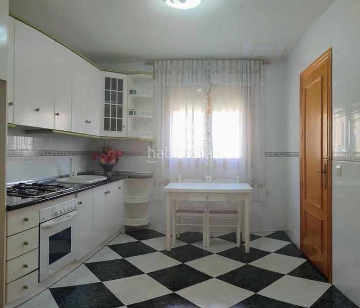 Foto 72746047-10b2-460d-96cf-53c0cdf685c3. Xalet amb aparcament a Fines