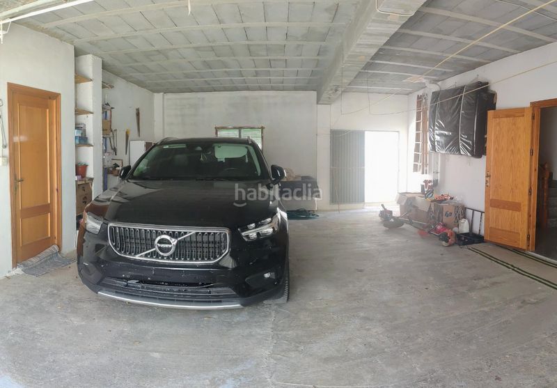 Foto 7d9b941f-923a-41d0-ac6f-e26a2f8aef88. Xalet amb aparcament a Fines