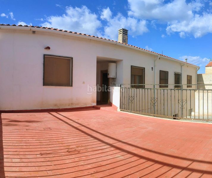 Foto 8126a598-9d8f-4ed2-982a-4c46e5414c4a. Xalet amb aparcament a Fines